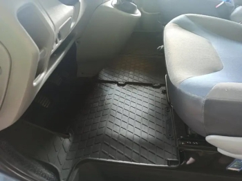 Гумові килимки в салон для Renault Trafic II (2001-2014) (1plus2) комплект з 3 штук (Stingray). Фото 2