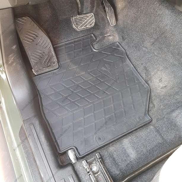 Резиновые коврики Suzuki Jimny JB74 2018-... комплект из 4 штук Stingray. Фото 2
