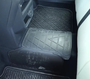 Модельная перемычка Volkswagen Tiguan II (2015-...) накладка на тоннель (Stingray). Фото 3