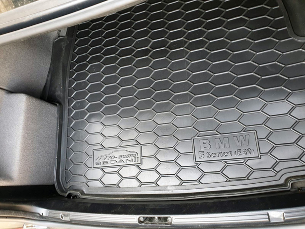 Килимок в багажник для BMW 5 (E39) 1995- Sedan з пісилювачем (Avto-Gumm). Фото 9