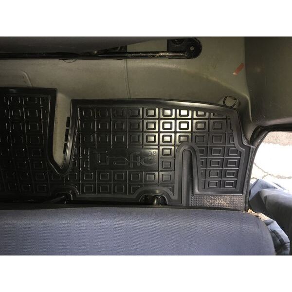 Коврики в салон Renault Trafic 2 02-/Opel Vivaro 02- (2-й ряд) (Avto-Gumm). Фото 4