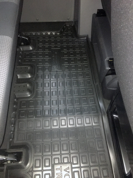 Автомобильные коврики в салон Volkswagen T5/T6 Transporter 2003- 2-й ряд (Avto-Gumm). Фото 3