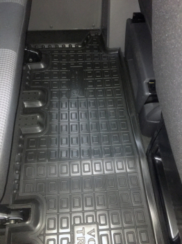 Автомобильные коврики в салон Volkswagen T5/T6 Transporter 2003- 2-й ряд (Avto-Gumm). Фото 3