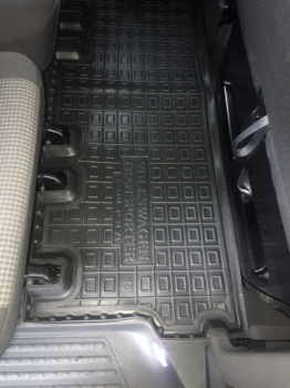 Автомобильные коврики в салон Volkswagen T5/T6 Transporter 2003- 2-й ряд (Avto-Gumm). Фото 2