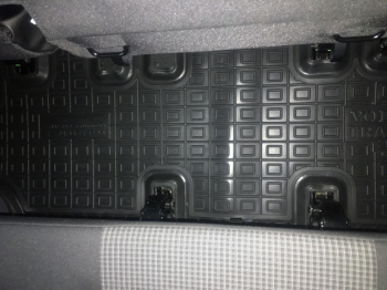 Автомобильные коврики в салон Volkswagen T5/T6 Transporter 2003- 3-й ряд (Avto-Gumm). Фото 4