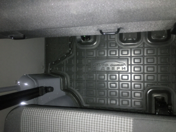 Автомобильные коврики в салон Volkswagen T5/T6 Transporter 2003- 3-й ряд (Avto-Gumm). Фото 5