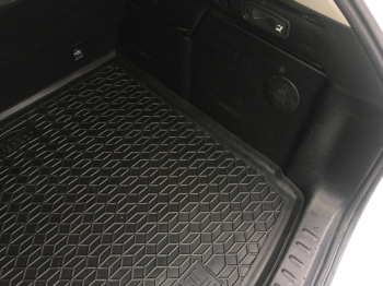 Автомобильный коврик в багажник Renault Megane 4 2016- Universal Cargo (Avto-Gumm). Фото 3