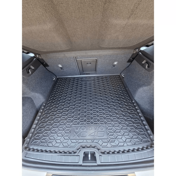 Автомобильный коврик в багажник Volvo XC40 17-/XC40 Recharge 20- (Avto-Gumm). Фото 4