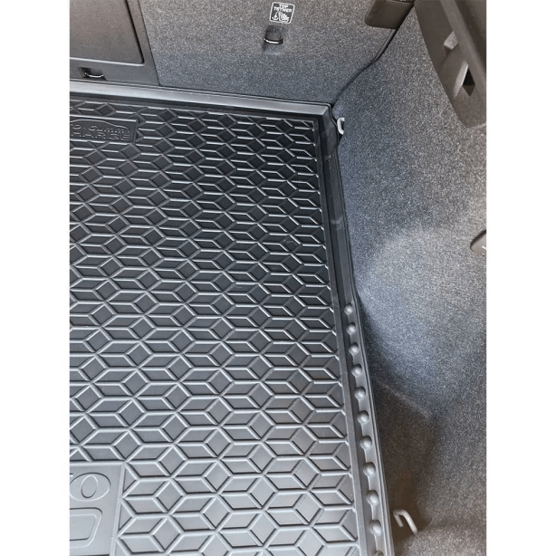 Автомобильный коврик в багажник Volvo XC40 17-/XC40 Recharge 20- (Avto-Gumm). Фото 3