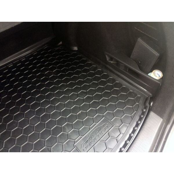 Коврик в багажник Renault Megane III (2008-2015) Universal без ушей (Avto-Gumm). Фото 5