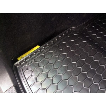 Килимок в багажник для Volkswagen Golf 5 03-/6 09- Universal (Avto-Gumm). Фото 3
