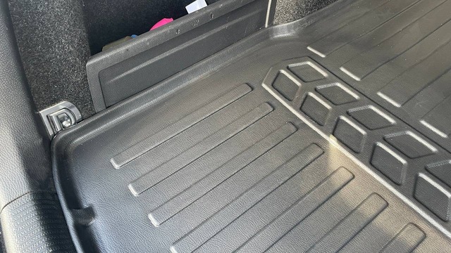Коврик в багажник Volkswagen Passat B6 2005-2010 Universal с бортиками 30 мм Stingray. Фото 3