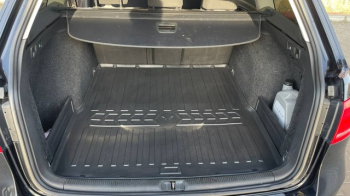 Коврик в багажник Volkswagen Passat B6 2005-2010 Universal с бортиками 30 мм Stingray. Фото 2