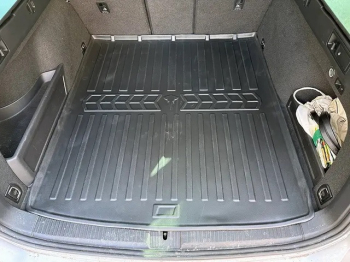Коврик в багажник Volkswagen Passat B8 2015- (universal) с бортиками 30 мм (Stingray). Фото 2