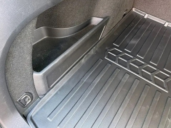 Коврик в багажник Volkswagen Passat B8 2015- (universal) с бортиками 30 мм (Stingray). Фото 4