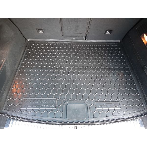 Коврик в багажник Volkswagen Touareg 2010- 2-х зон. климат-контроль (Avto-Gumm). Фото 2
