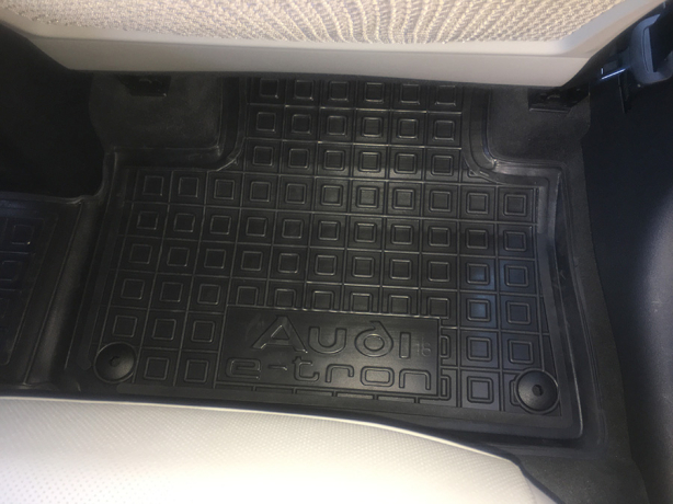 Коврики в салон Audi e-tron 55 quattro (2018-...) Резиновые (Avto-Gumm). Фото 18