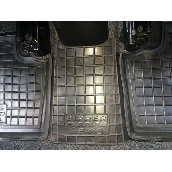 Коврики в салон Fiat Qubo/Fiorino 08-/Citroen Nemo 07-/Peugeot Bipper 08- (Avto-Gumm). Фото 7