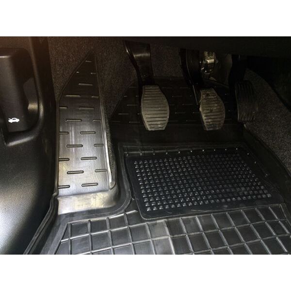 Коврики в салон Fiat Qubo/Fiorino 08-/Citroen Nemo 07-/Peugeot Bipper 08- (Avto-Gumm). Фото 3