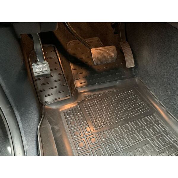 Коврики в салон Jeep Grand Cherokee (WK2/WL) (2010-....) Резиновые Avto-Gumm. Фото 2