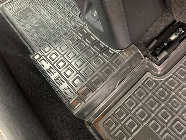 Резиновые коврики в салон Kia Ceed III (2018-...) Avto-Gumm. Фото 6
