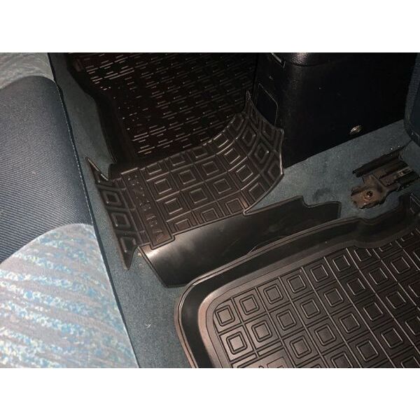 Резиновые коврики в салон Mazda 323 BA 1994-1998 Avto-Gumm. Фото 6