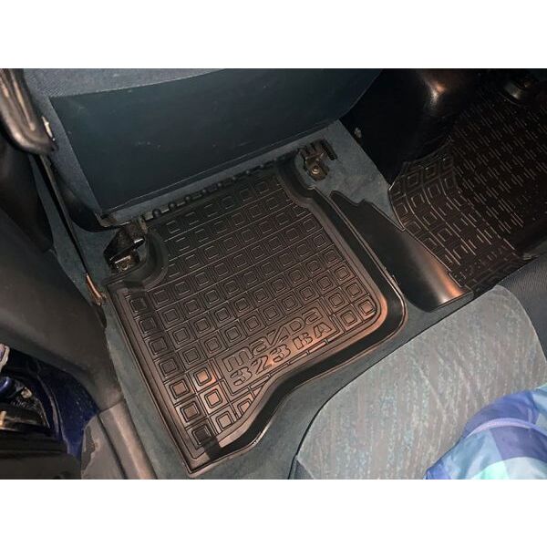 Резиновые коврики в салон Mazda 323 BA 1994-1998 Avto-Gumm. Фото 5