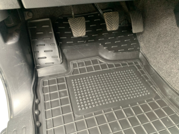 Коврики в салон Mitsubishi L200 (KAOT) 2006-2015 арабская версия Avto-Gumm. Фото 4