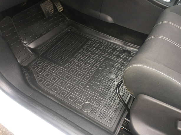 Коврики в салон Renault Fluence 09-/Megane 3 Universal 09- (Avto-Gumm). Фото 14