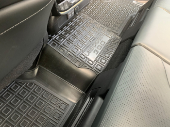Коврики в салон Toyota Land Cruiser 300 (2021-...) (Avto-Gumm). Фото 9
