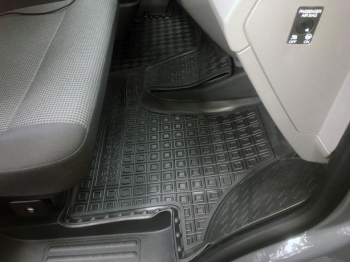 Коврики в салон Volkswagen T5 Transporter 2003- (1plus2) Резиновые Avto-Gumm. Фото 6