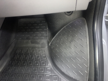 Коврики в салон Volkswagen T5 Transporter 2003- (1plus2) Резиновые Avto-Gumm. Фото 8