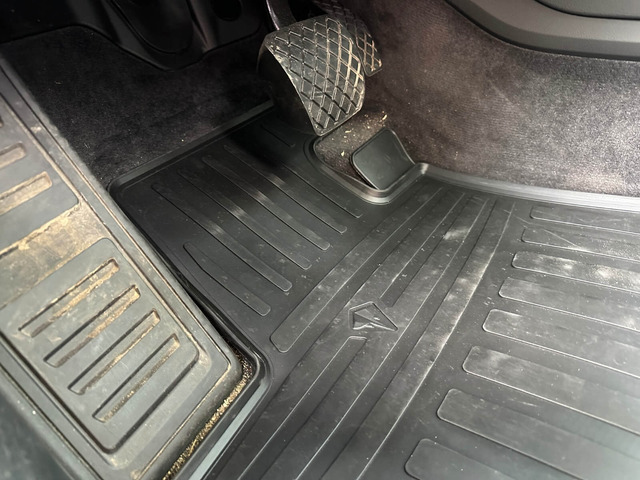 Гумові килимки Audi e-tron 55 quattro (2018-...) комплект з 4 штук (Stingray). Фото 3