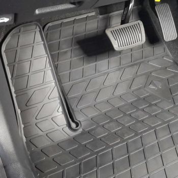 Резиновые коврики Kia Rio IV (2017-...) комплект из 4 штук Stingray. Фото 3